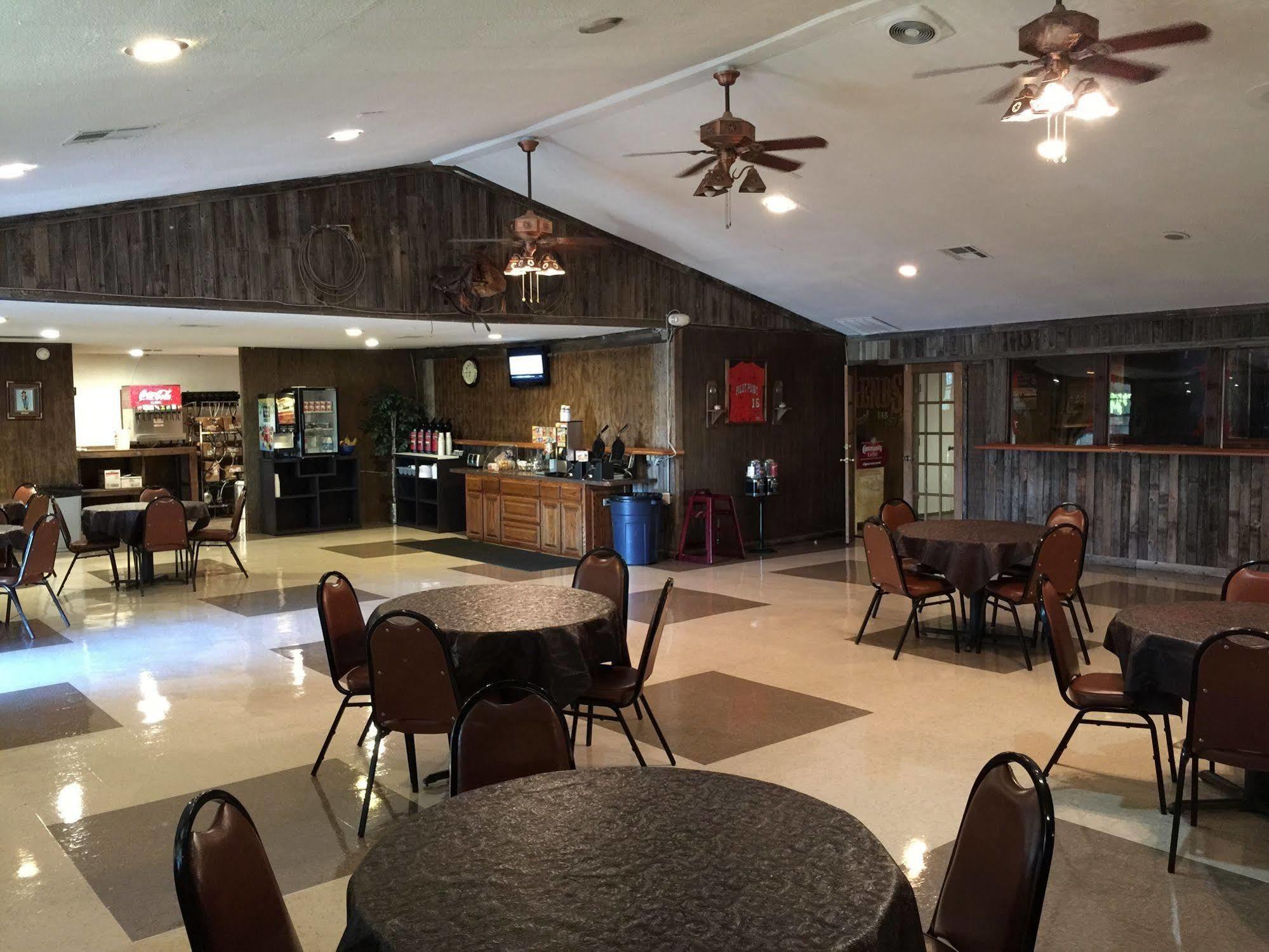 Four Horseman Travel Lodge Pilot Point Exterior foto